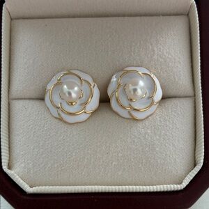 Elegant Gold Pearl Earrings